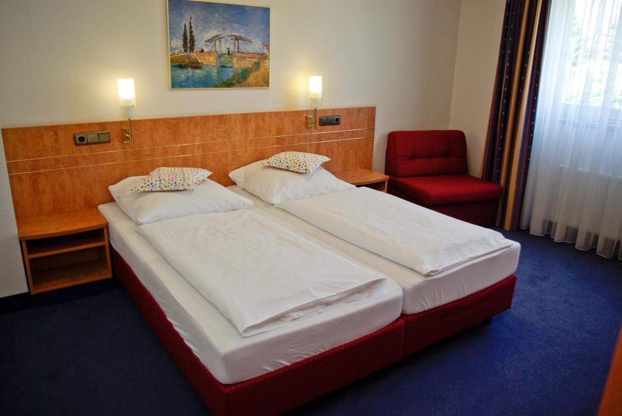 Airport Business Hotel Koeln Стая снимка