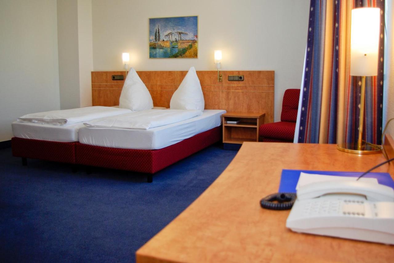 Airport Business Hotel Koeln Стая снимка