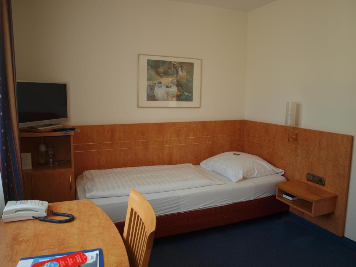 Airport Business Hotel Koeln Екстериор снимка