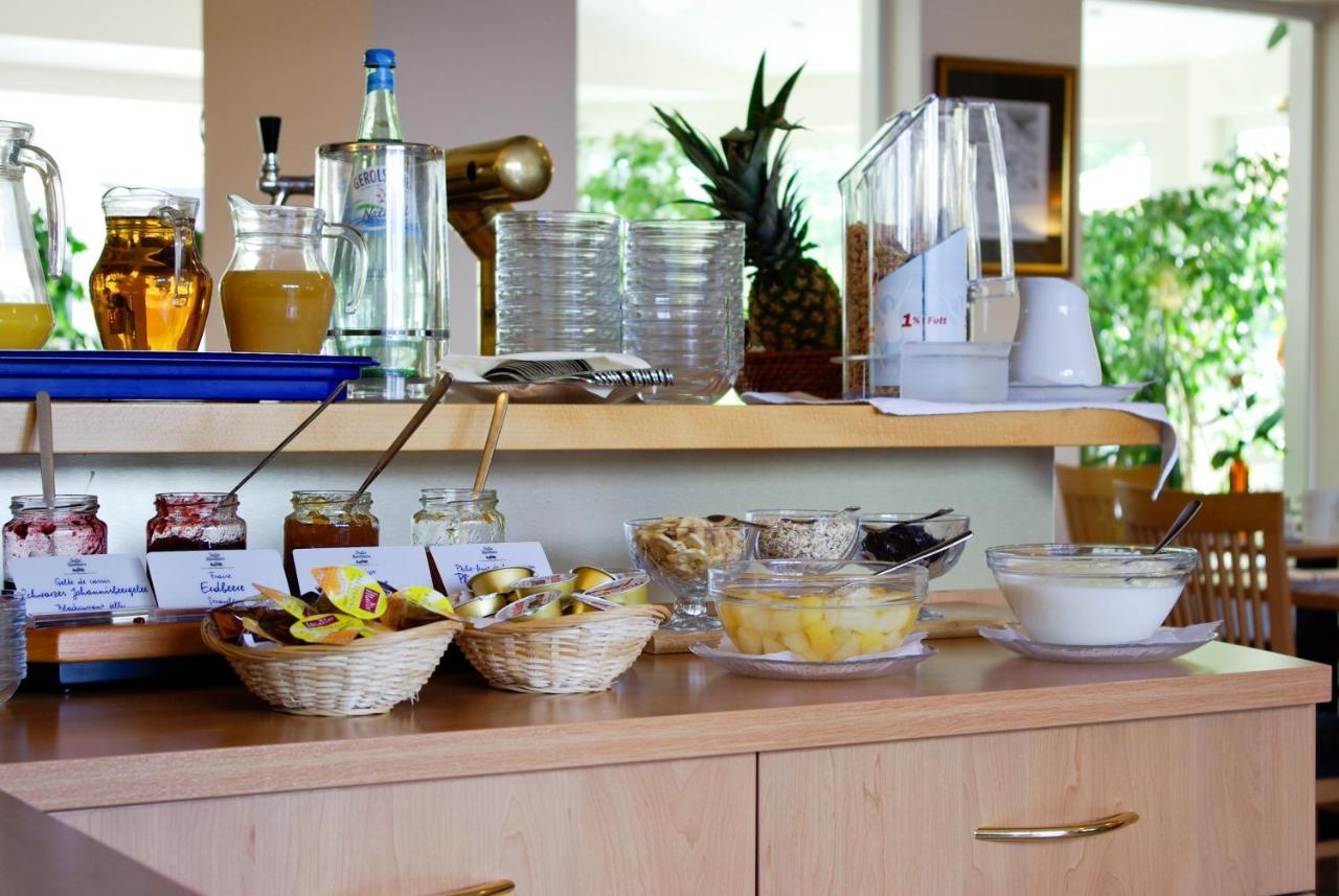 Airport Business Hotel Koeln Екстериор снимка