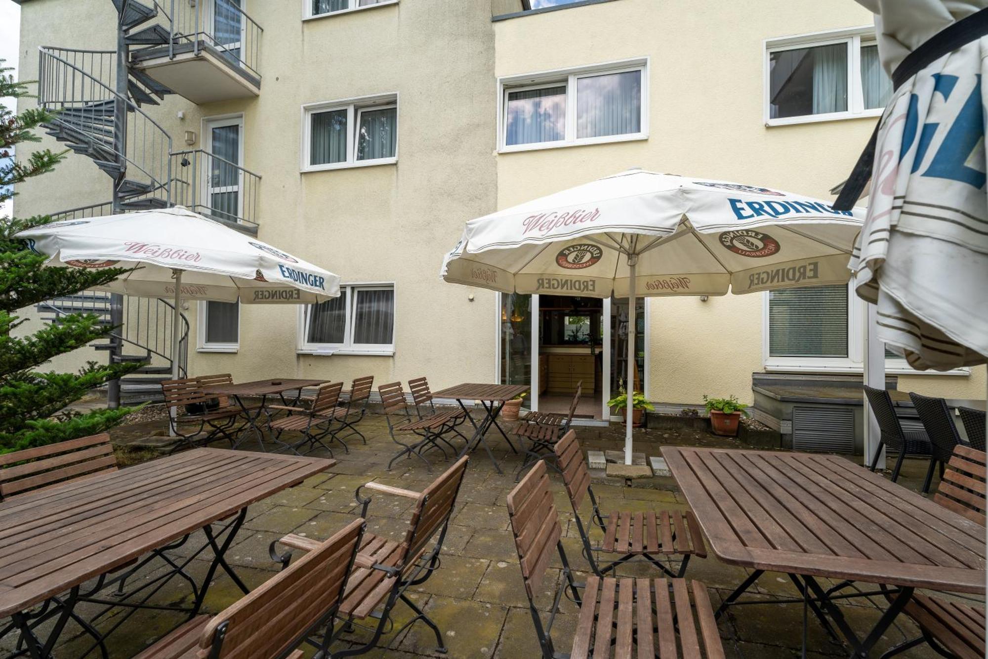 Airport Business Hotel Koeln Екстериор снимка