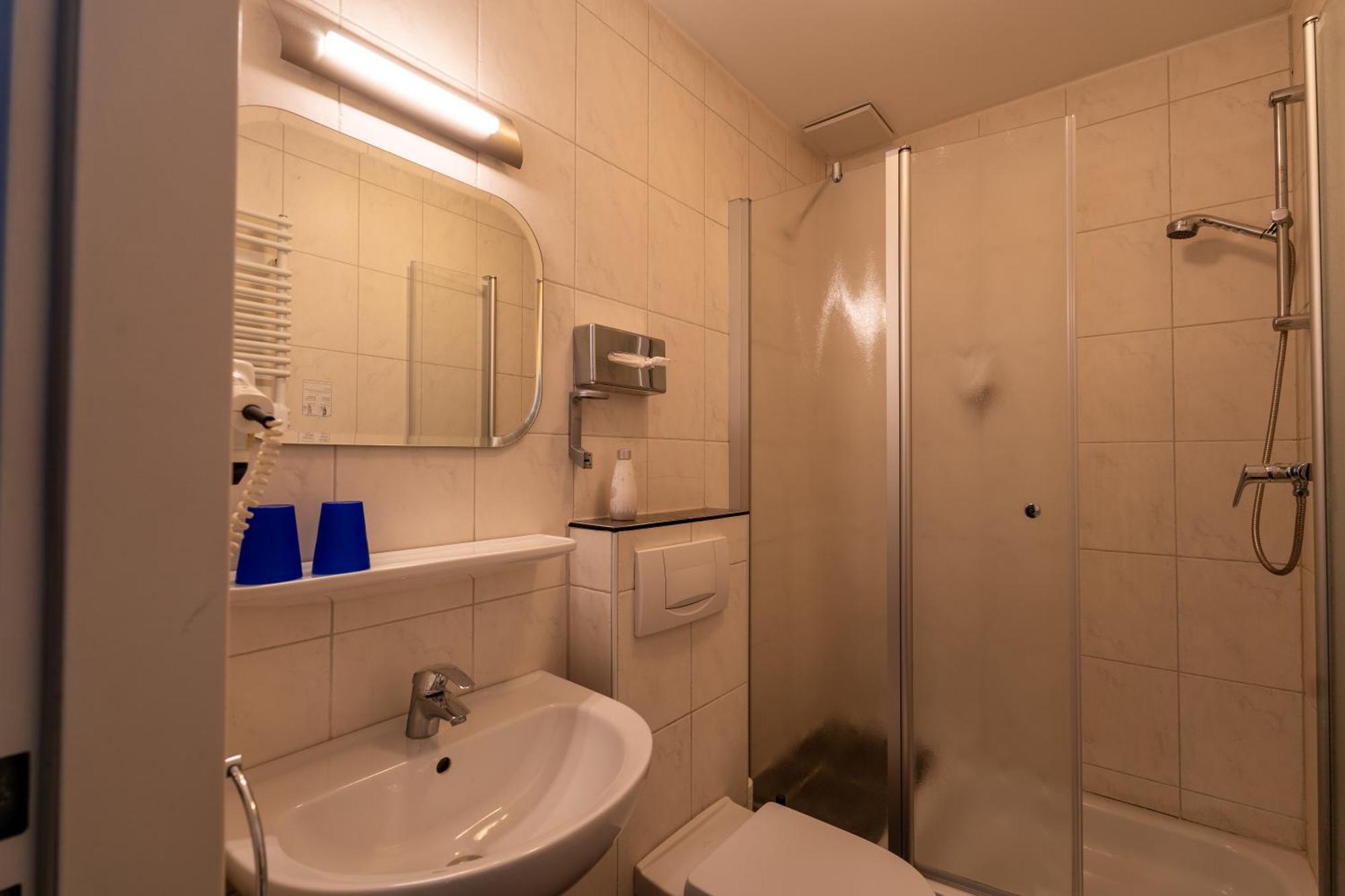 Airport Business Hotel Koeln Екстериор снимка