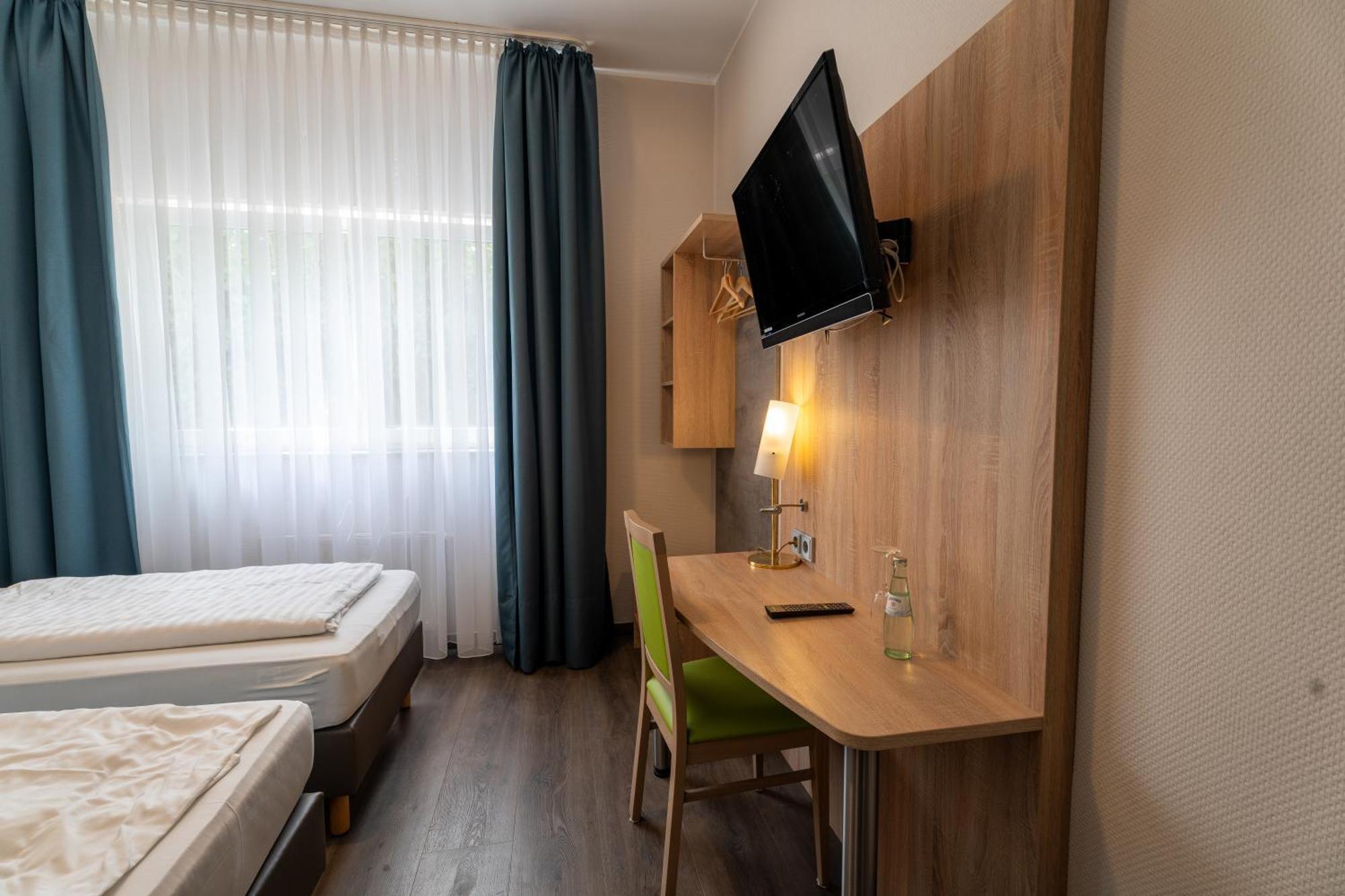 Airport Business Hotel Koeln Екстериор снимка