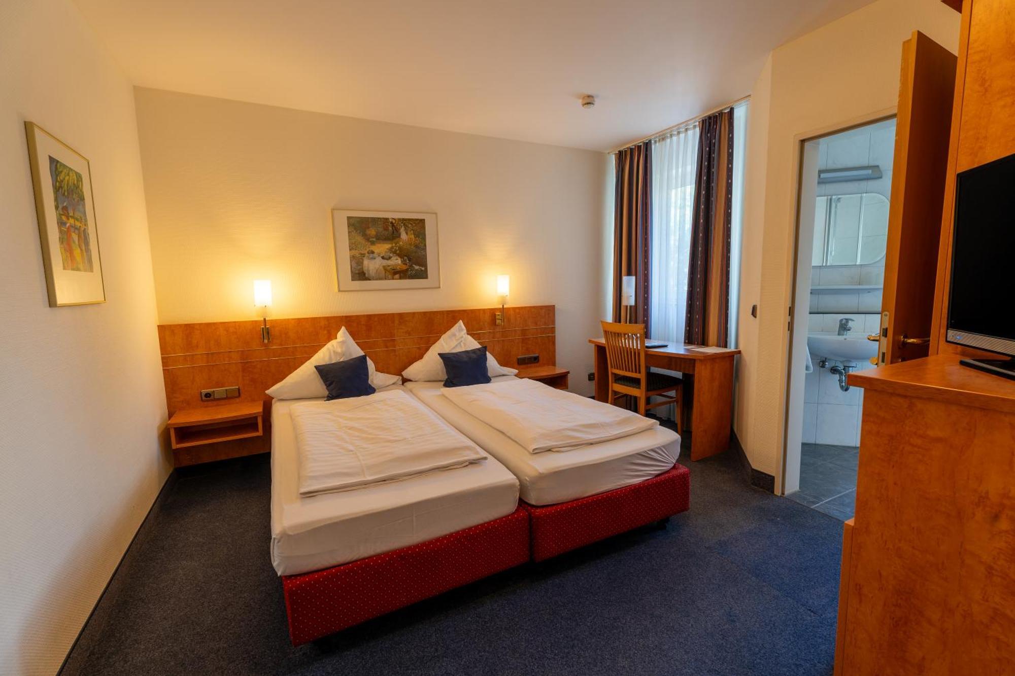 Airport Business Hotel Koeln Екстериор снимка