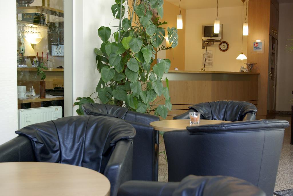 Airport Business Hotel Koeln Екстериор снимка